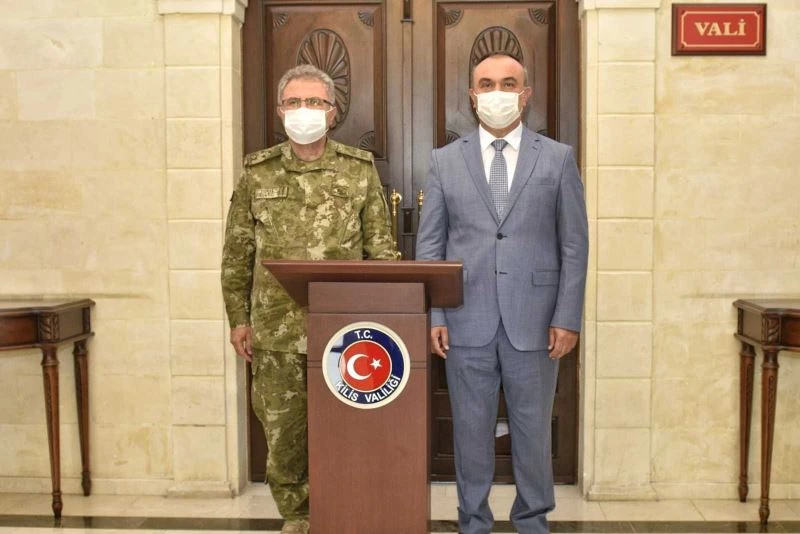 Korgeneral Tokel, Vali Soytürk ile bir araya geldi
