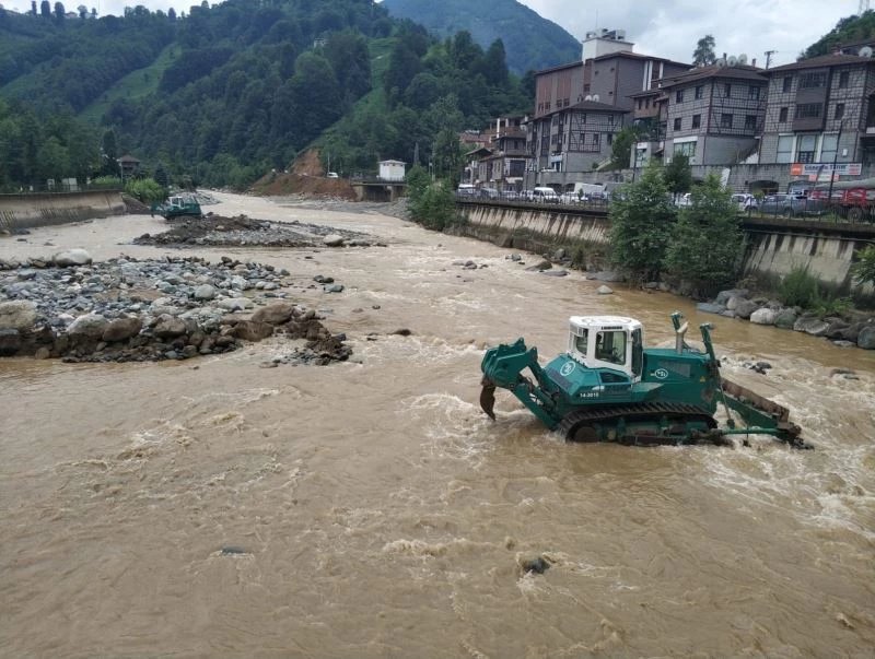 DSİ Genel Müdürü Yıldız: “Doğu Karadeniz’de riskli derelerdeki taşkın risklerini azaltıyoruz”
