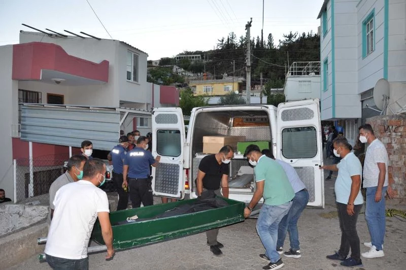 Mersin’de psikolojik sorunu olan şahıs karısı ve baldızını vurup intihar etti
