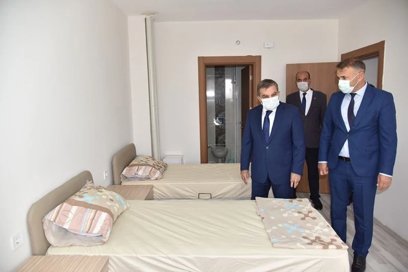 Karaman Valisi Mehmet Alpaslan Işık: “Öğrencilerin her türlü ihtiyaçlarını karşılayacağız”
