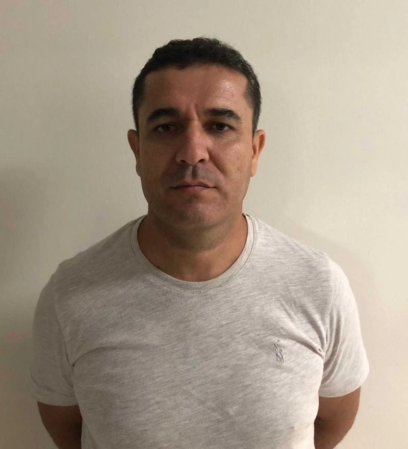 FETÖ’nün medya imamı polis uygulamasında yakalandı
