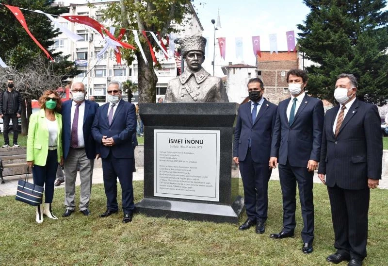 İsmet İnönü’nün doğum gününde adı verilen park ve büst açıldı
