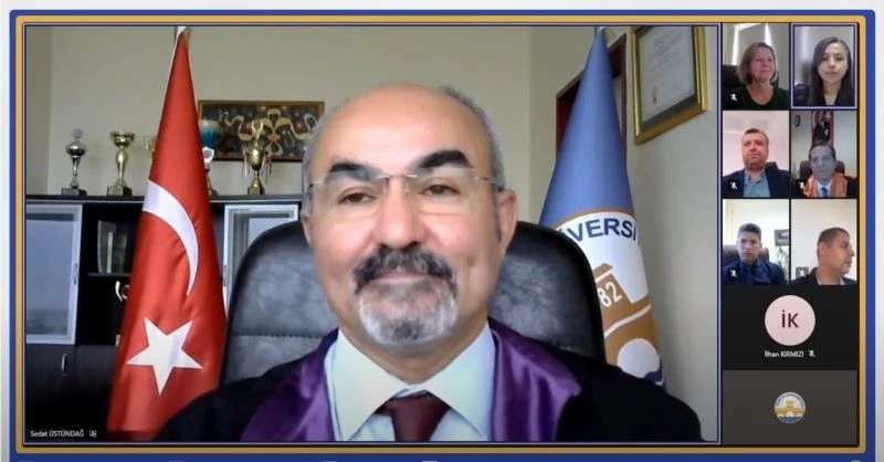 Sağlık Bilimleri Fakültesi yeni öğrencileri ile çevrimiçi tanıştı
