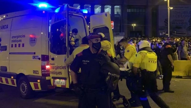 İspanya’da eğlencenin dozunu kaçıran gençlere polis müdahalesi: 43 yaralı, 20 gözaltı
