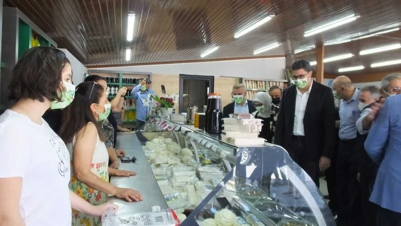 Burhaniye’de Bigadiç İlçesi Süt Üreticileri Birliği Şubesine görkemli açılış
