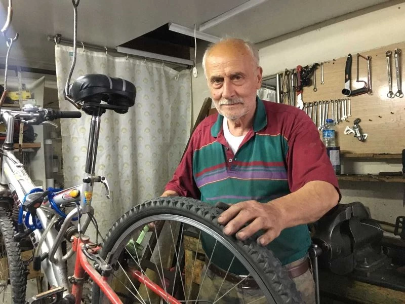 Babasından devraldığı mesleği 60 yıldır sürdürüyor
