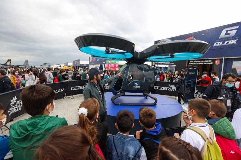 Balıkesirli gençlerden TEKNOFEST çıkartması
