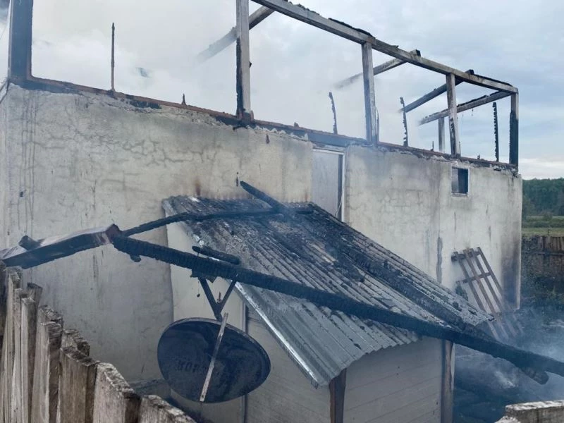 Marangoz atölyesi küle döndü
