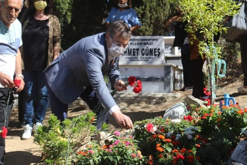 Tuncel Kurtiz vefatının 8’inci yılında Edremit’te anıldı
