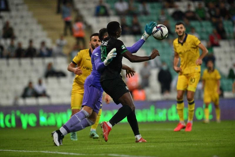 Bursaspor, Timsah Park’ta 8 puan kaybetti
