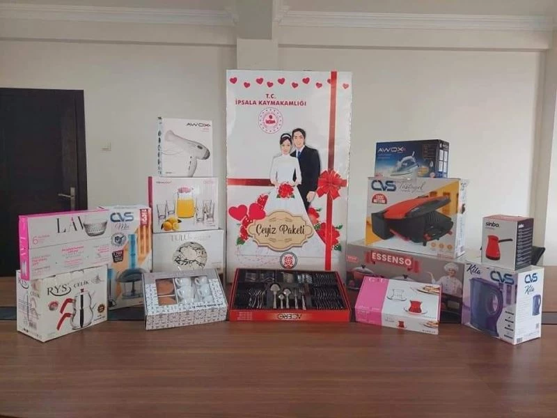 İpsala’da ihtiyaç sahibi çiftlere ücretsiz çeyiz paketi
