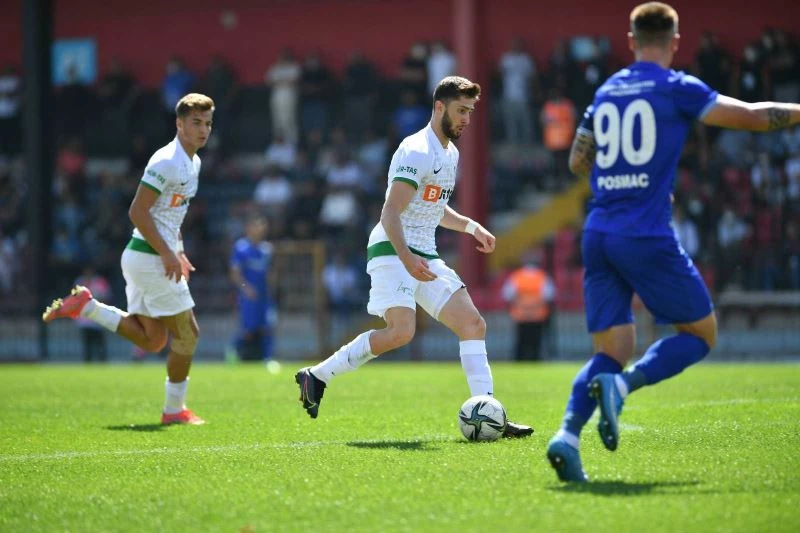 Bursaspor’un Fenerbahçe’den kiraladığı futbolcu İsmail Yüksek’in arabası çalındı
