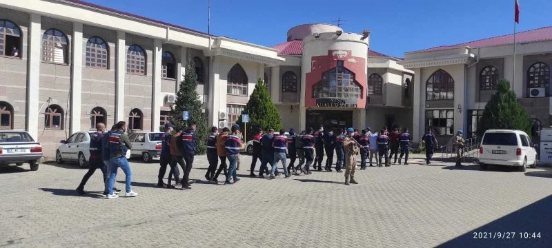 Çalıştıkları işyerini soymuşlar