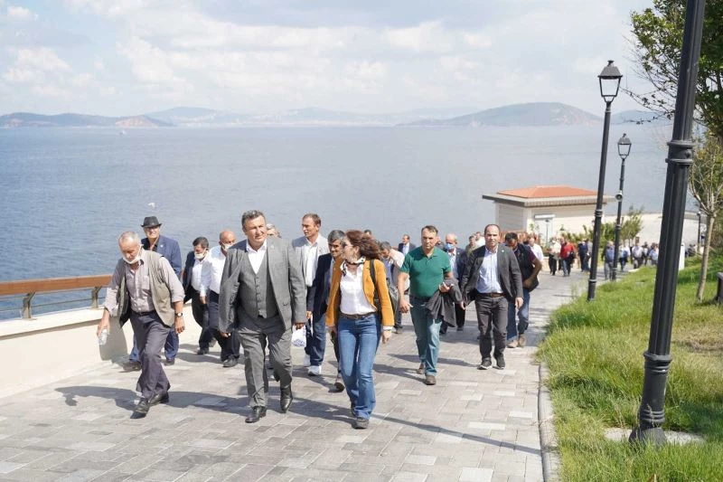 Demokrasinin uç beyleri “Demokrasi Adası”nda
