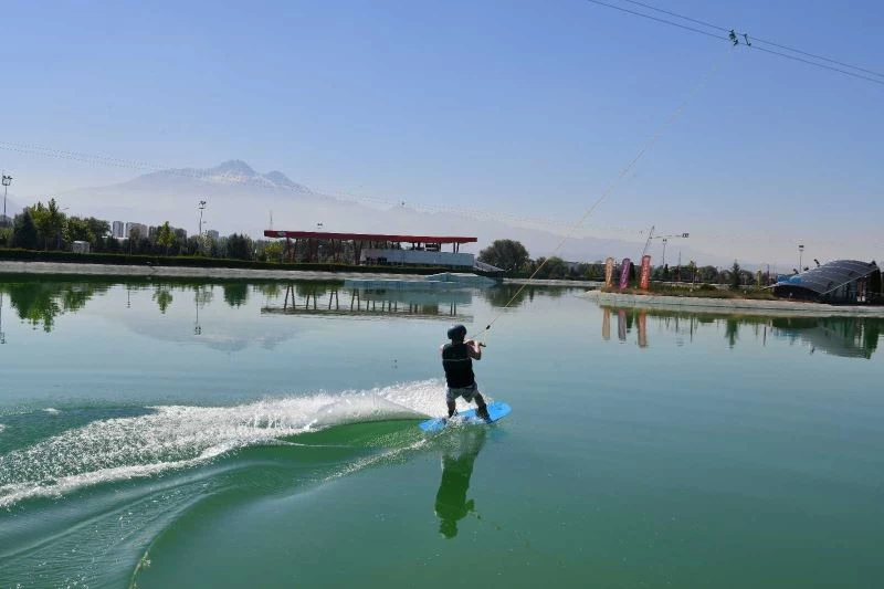 Rus turistler Büyükşehir Sukaypark’ı tercih etti
