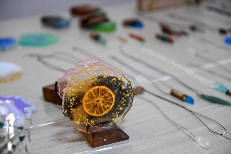 Altındağ’da kadınlara epoksi sanatıyla istihdam atağı
