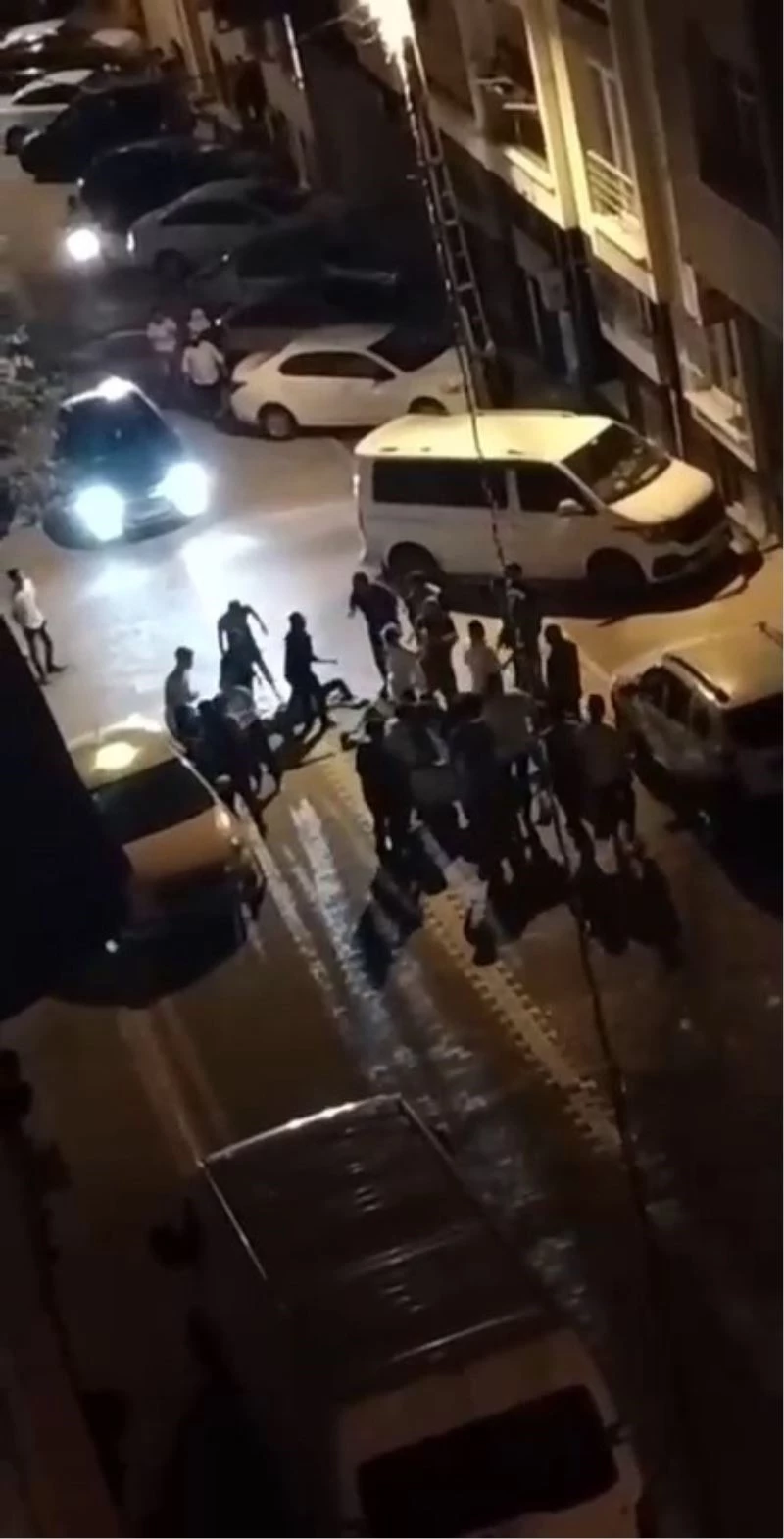 (Özel) Esenyurt’ta sokak ortasında velayet kavgası
