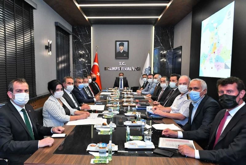 Valilikte üniversitelerde güvenlik toplantısı
