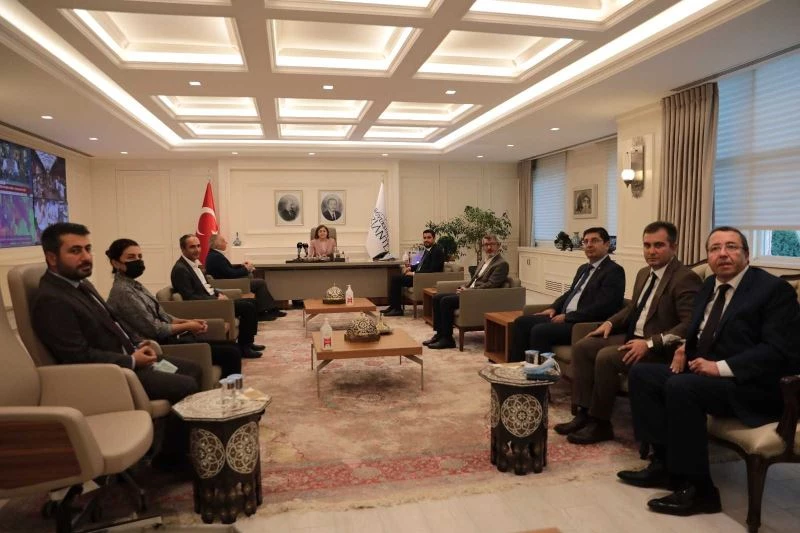 Büyükşehir Belediye Başkanı Fatma Şahin’den GGC yönetimine tebrik
