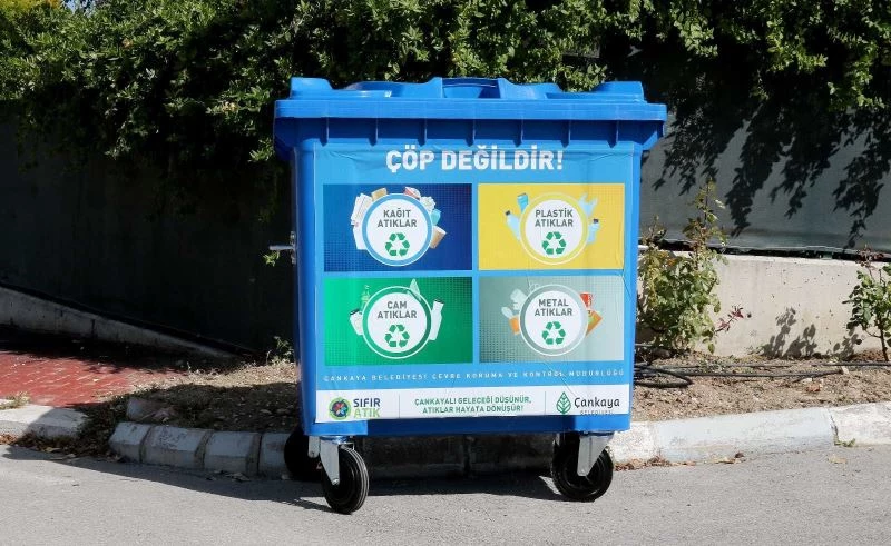 Çankaya’da 450 geri dönüşüm konteyneri mahallelere yerleştiriliyor
