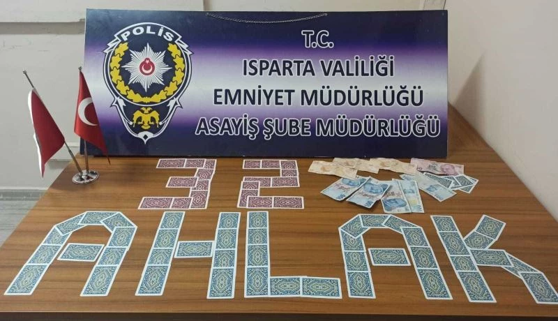 Isparta’da kumar oynayan 4 kişiye 5 bin 344 lira para cezası
