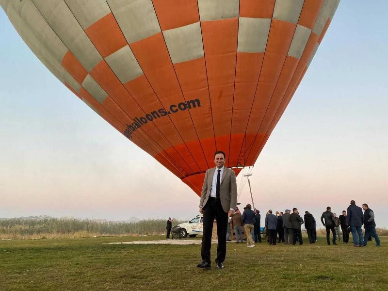 Bolvadin protokol üyeleri Frigya’nın üzerinde sıcak hava balonuyla uçtu
