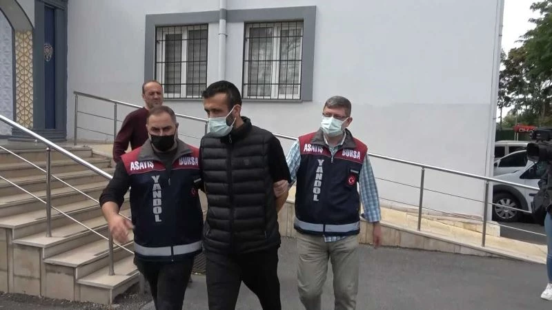 Dolandırdığı yaşlı adam tarafından fotoğraflandı, adliyeye sevk edildi
