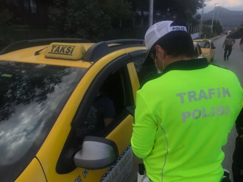 Osmaneli’nde ticari taksiler denetlendi
