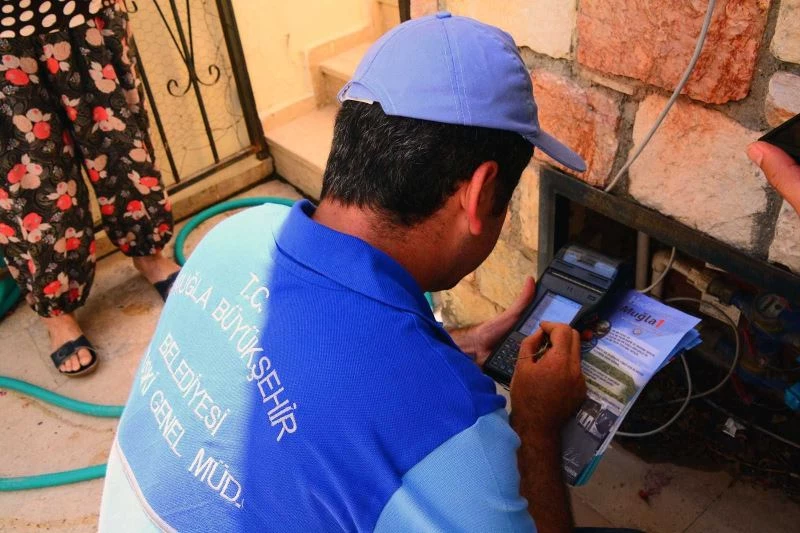 Yangınzede vatandaşların su faturalarını Büyükşehir ödedi

