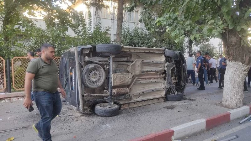 Araca çarpmamak için direksiyonu kırdı, takla attı
