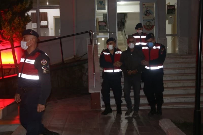 Komşusunu evinin balkonunda öldüren zanlı tutuklandı
