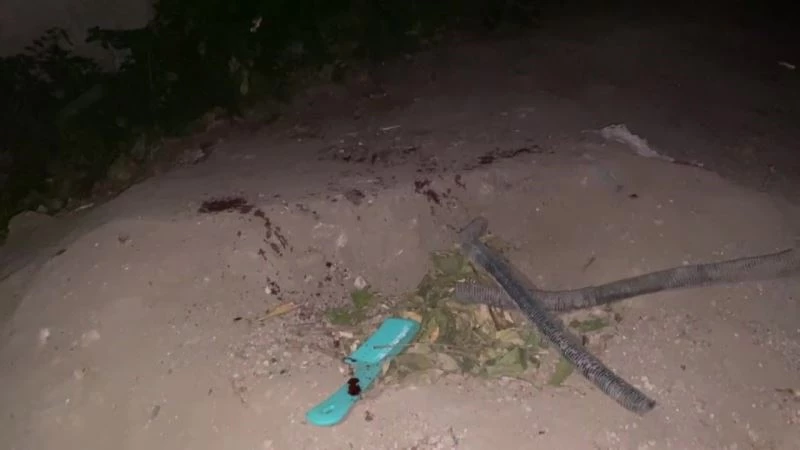 Hırsızlara karşı evi kontrole giden enişte ve yeğenini hırsızlar bıçakladı
