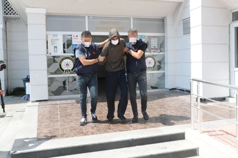 Mersin’de gasp girişimini polis engelledi
