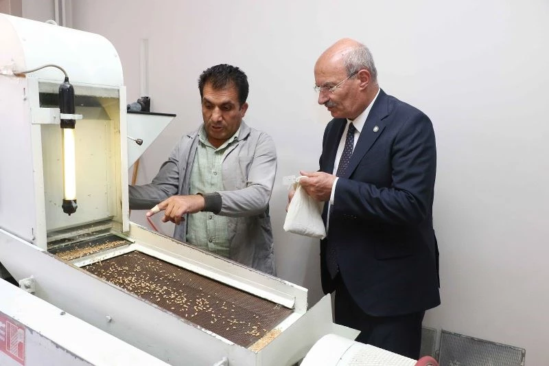 ATO Başkanı Baran, Tarla Bitkileri Merkez Araştırma Enstitüsü Müdürlüğünü ziyaret etti
