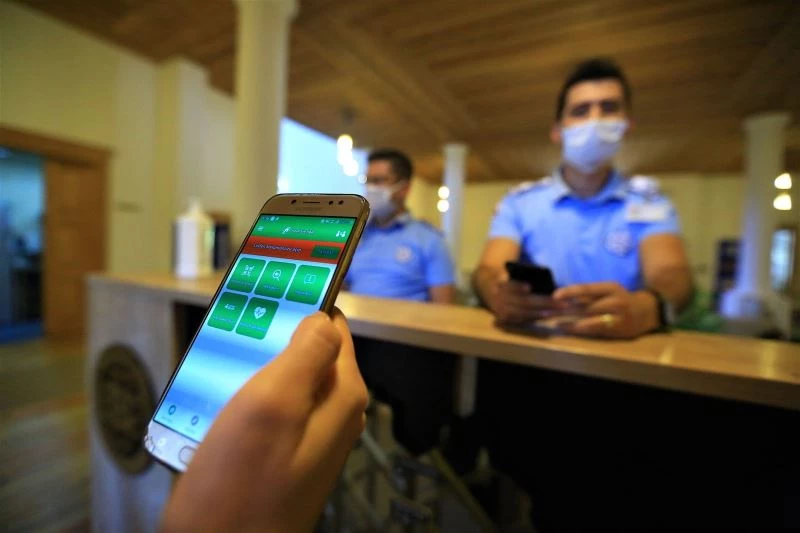 Aşısız vatandaşlara etkinliklerde PCR testi şartı
