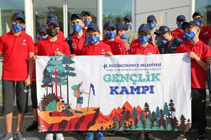 Küçükçekmeceli öğrenciler, Gençlik Kampı’nda

