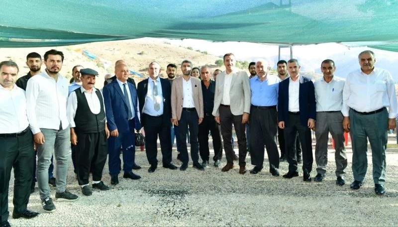 Malatya Yukarı Kozluk ve Üçgöze’de yol sevinci
