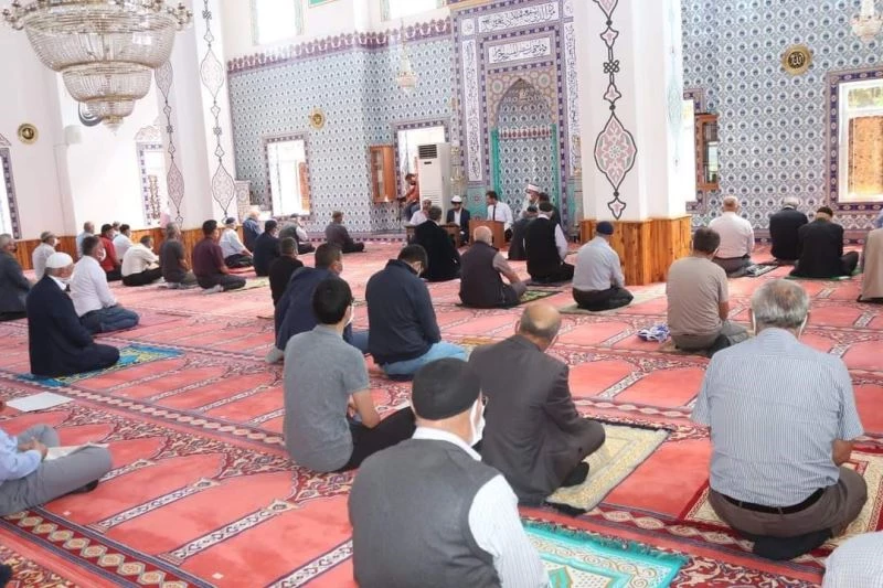 Domaniç’te Hayme Ana ve şehitler için mevlit okutuldu
