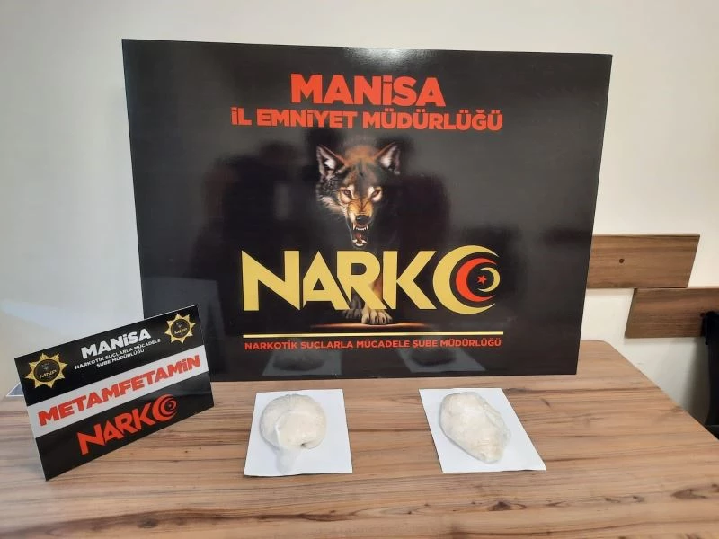 Manisa’da durdurulan araçta 821 gram metamfetamin ele geçirildi
