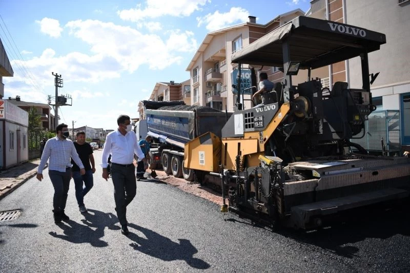 Uzunçiftlik’te 1200 ton asfalt serimi yapıldı
