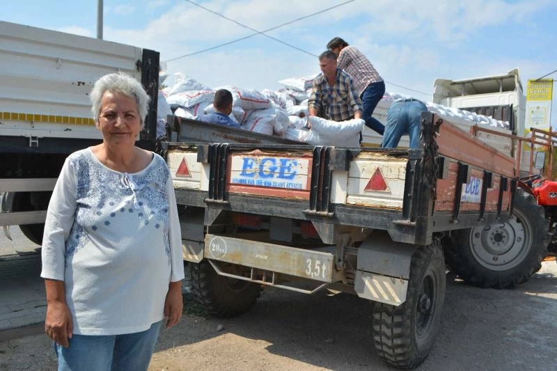 Ayvalık’ta şefkatli ellerden sımsıcak yardım
