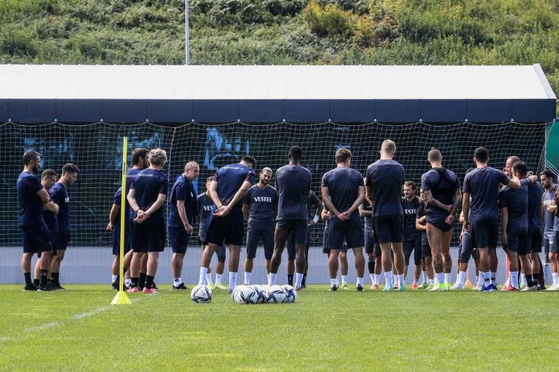 Trabzonspor savunmasına nazarlık
