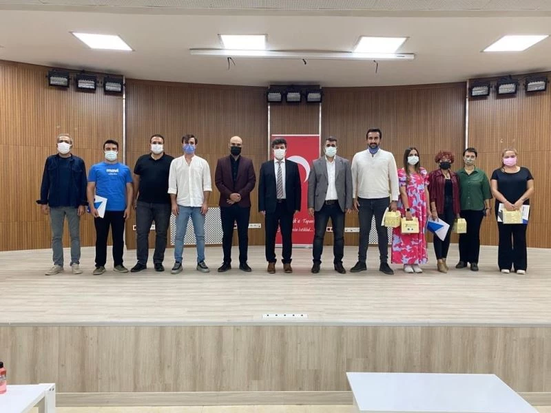 Rektörü Karacoşkun’dan eğitimci müzisyenlere teşekkür belgesi
