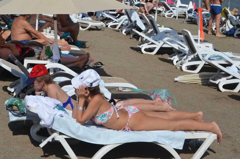 Marmaris yazı yaşamaya devam ediyor
