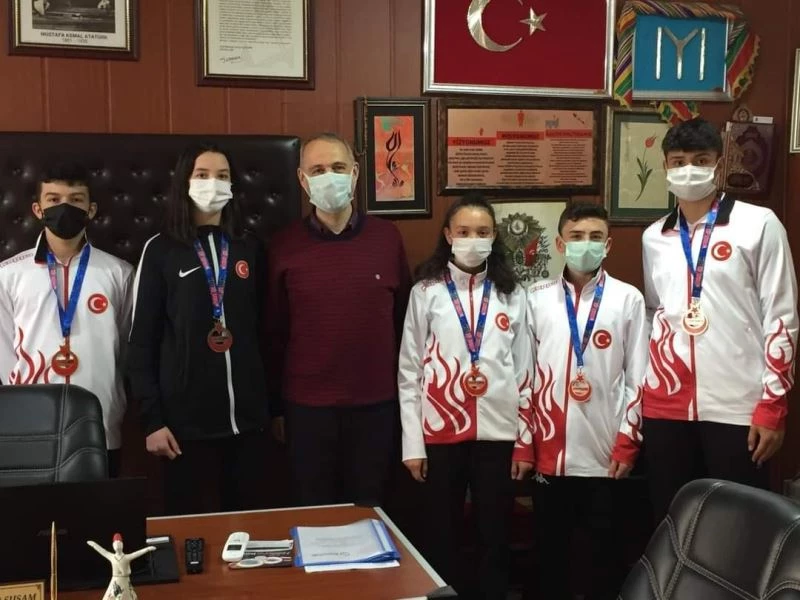 Bozüyük HEM kursiyerlerinden tarihi başarı
