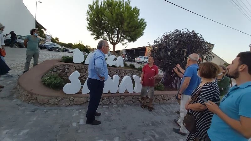 Sanayi esnafı gelmeyince, heykel açılışı yapılamadı

