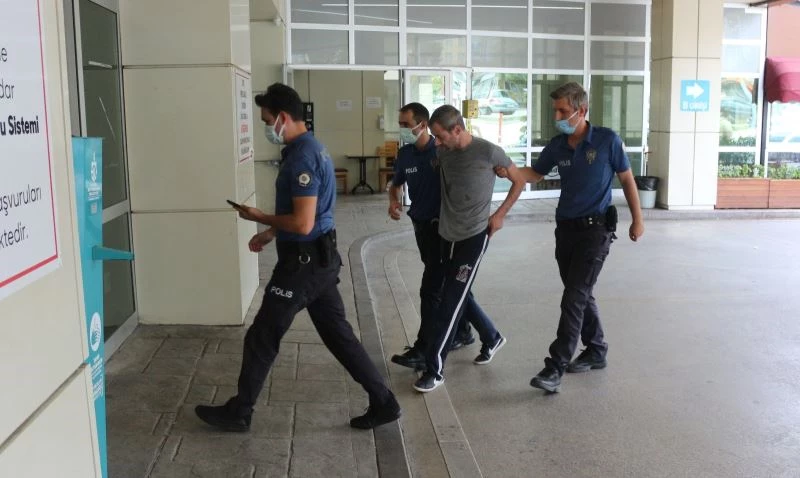 Baba ve oğlun alkol masasında kavgası kanlı bitti
