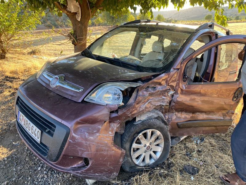 Mardin’de mıcırlı yolda kontrolden çıkan araç kazaya neden oldu: 2 yaralı
