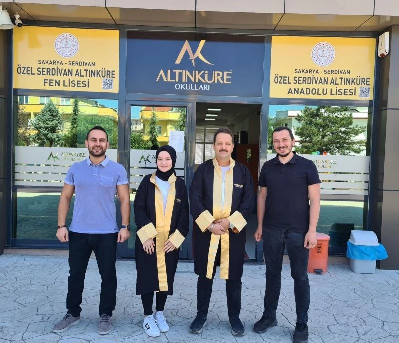 Kızına destek olabilmek için YKS’ye hazırlanıp sınava girdi
