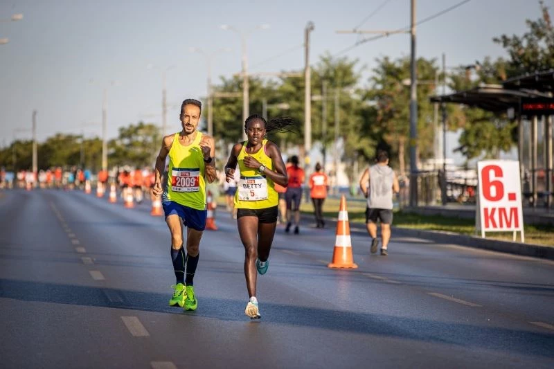 İzmir Yarı Maratonu’nda zafer, Kenya ve Etiyopyalı atletlerin

